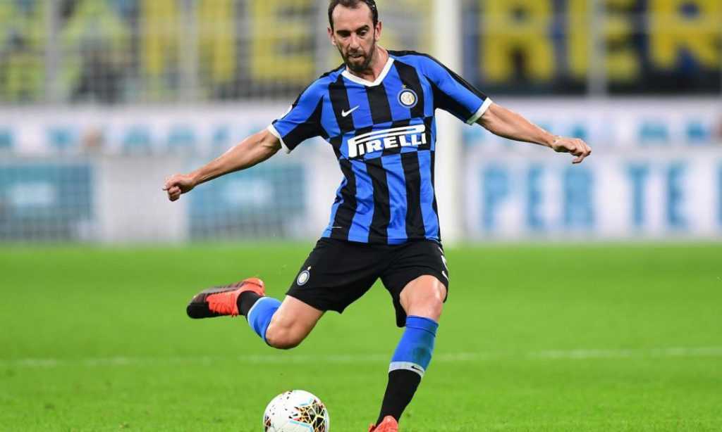 Inter, Godin: “Juve? Vince con facilità tremenda, mentre l’Inter…”